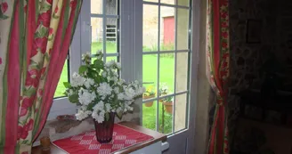 Chambre d'hôtes " Le Coudert " à Chéronnac en Haute-Vienne (Nouvelle Aquitaine). La petite maison._22 Chambre d'hôtes " Le Coudert " à Chéronnac en Haute-Vienne (Nouvelle Aquitaine). La petite maison._22