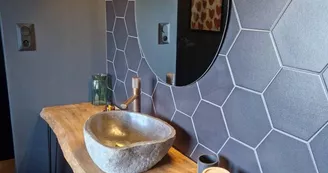 escale-du-vignaud-salle-de-bain-gite-spa-haute-vienne