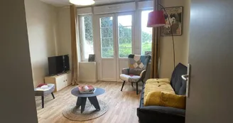 Chambre-Salon, location Nid douillet - Oradour-sur-Glane