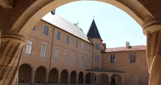 Cour du château - Rochechouart
