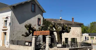 Bar-restaurant la Météorite à Rochechouart Bar-restaurant la Météorite à Rochechouart